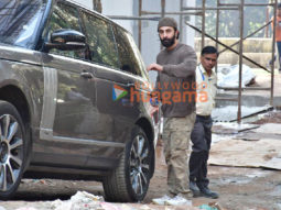 Photos: Ranbir Kapoor snapped at his new house in Bandra