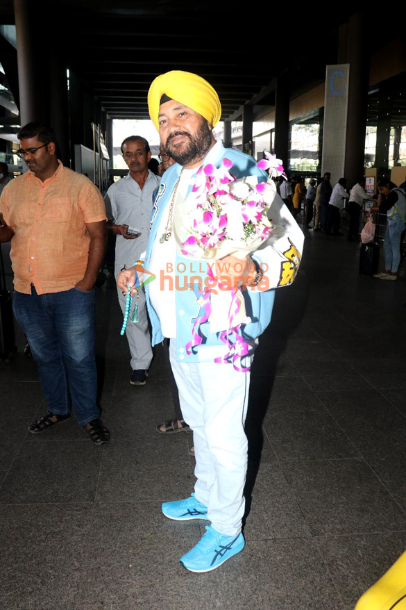 photos ranveer singh deepika padukone and others snapped at the airport 1 3