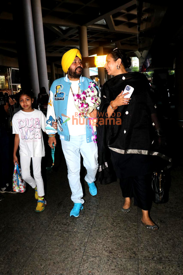 photos ranveer singh deepika padukone and others snapped at the airport 3 3