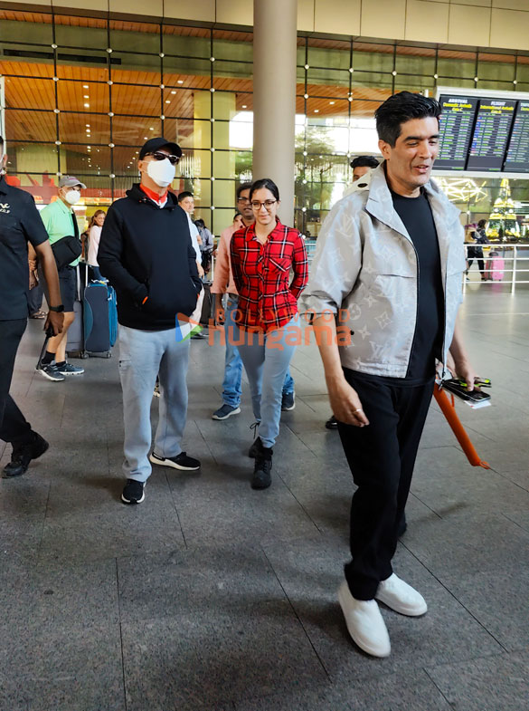 photos ranveer singh deepika padukone and others snapped at the airport 889900 3