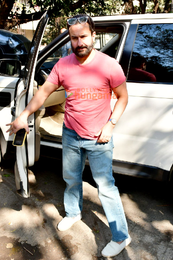 photos saif ali khan spotted at a dubbing studio 3