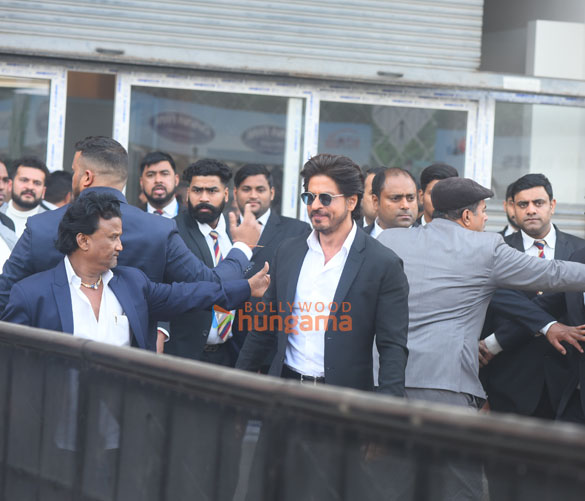 photos shah rukh khan snapped at the launch of the hyundai ioniq5 6