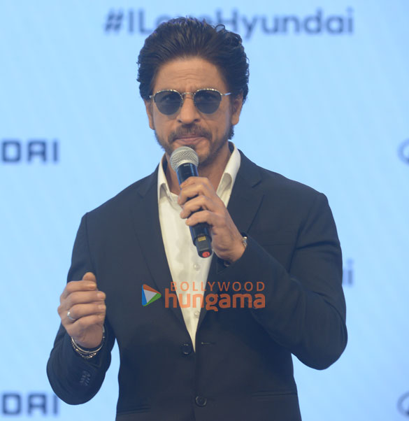 photos shah rukh khan snapped at the launch of the hyundai ioniq5 9