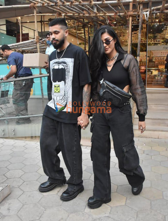 photos shruti haasan snapped with her boyfriend at food mall 4