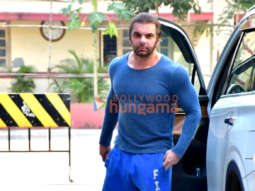 Photos: Sohail Khan and Neha Bhasin spotted at gym in Bandra