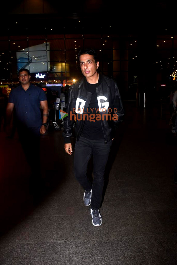 photos sonu sood snapped at the airport 1