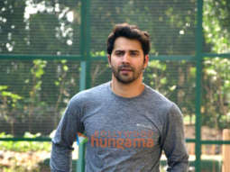 Photos: Varun Dhawan snapped in Juhu