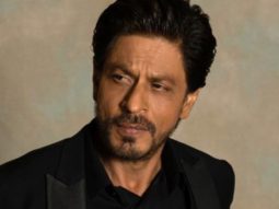 #AskSRK: Shah Rukh Khan has a hilarious response to netizens asking about his experience of flying a helicopter in Pathaan