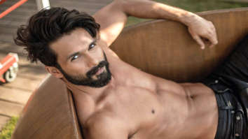 Shahid Kapoor flaunting his detailed jawline breaks the internet, see pic