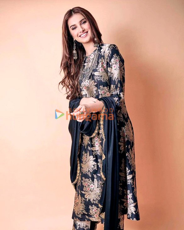 tara sutaria 2 107