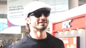 Vidyut Jamwal chit chats with paps at the airport