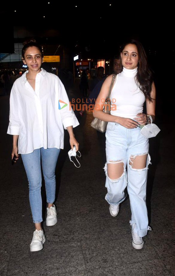 ananya panday rashmika mandanna rakul preet singh and others snapped at the airport 6
