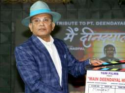 Annu Kapoor and crew of Main Deendayal Hun attend the film’s muharat shot