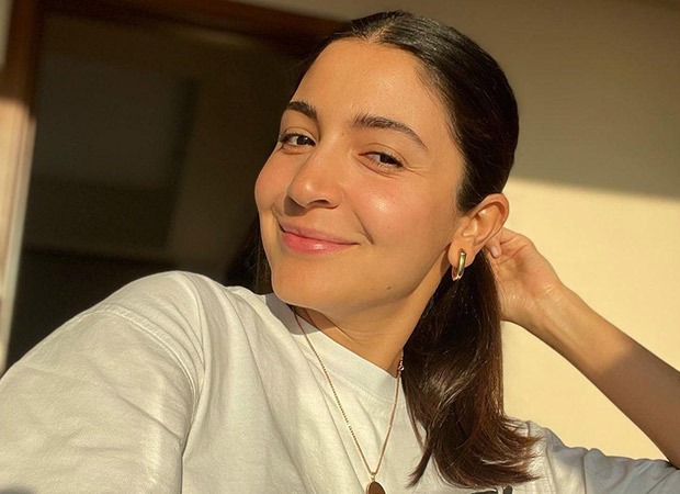 Anushka Sharma drops sun-kissed selfies on her Instagram; see pictures : Bollywood News