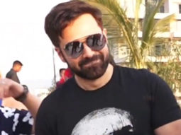 Emraan Hashmi teaches Main Khiladi hook step to fans
