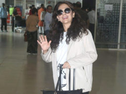 Juhi Chawla leaves for Mumbai from Jaisalmer airport