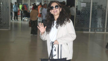 Juhi Chawla leaves for Mumbai from Jaisalmer airport