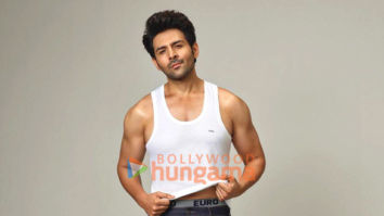 Celeb Photos Of Kartik Aaryan