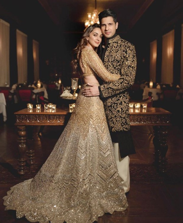 Kiara Advani and Sidharth Malhotra multiplied their sangeet pizazz with their golden, blingy ensembles by Manish Malhotra