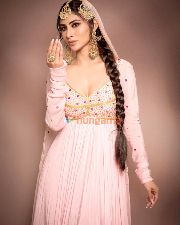 mouni roy 3 169