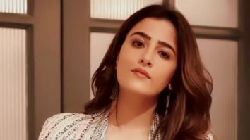 Nupur Sanon is surely turning heads with her gorgeous look