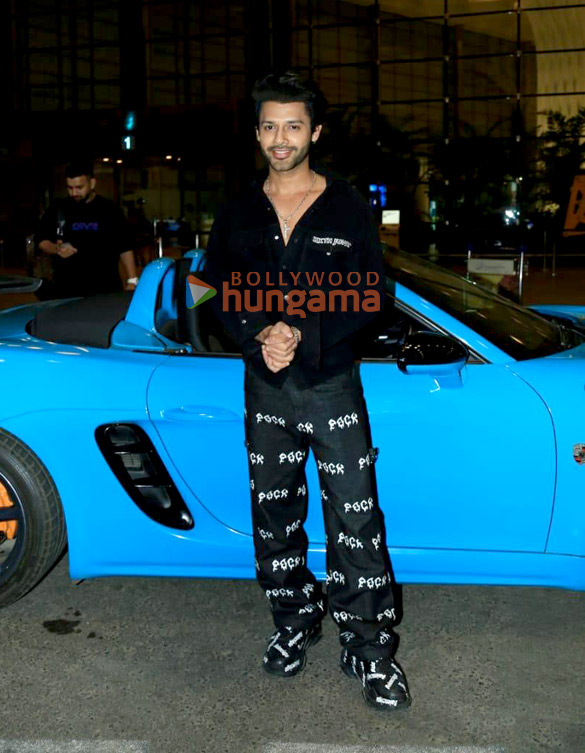 photos akshay kumar disha patani mouni roy and others snapped at the airport 3