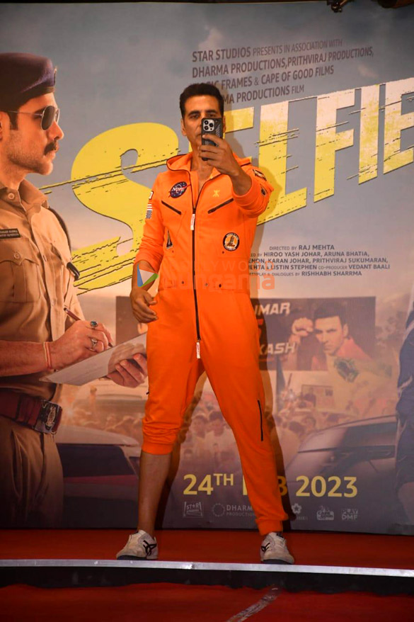 photos akshay kumar snapped promoting selfiee 4