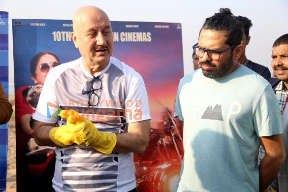 photos anupam kher nargis fakhri and the team of shiv shastri balboa snapped cleaning up versova beach 2