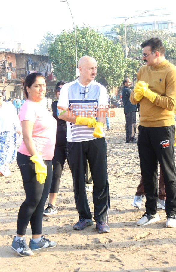Photos Anupam Kher, Nargis Fakhri and the team of Shiv Shastri Balboa ...