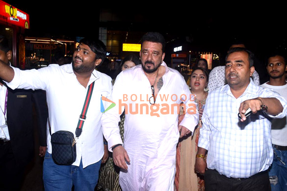 photos anushka sharma virat kohli sanjay dutt and others snapped at the airport 5