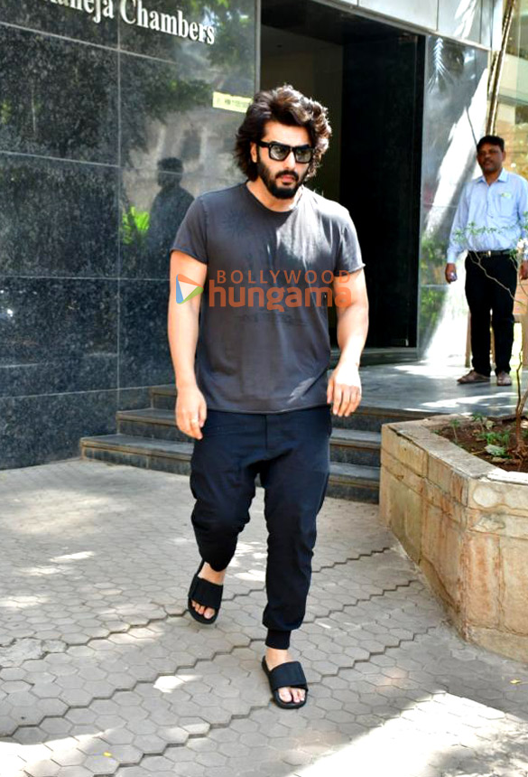 Photos: Arjun Kapoor spotted at a clinic in Santacruz