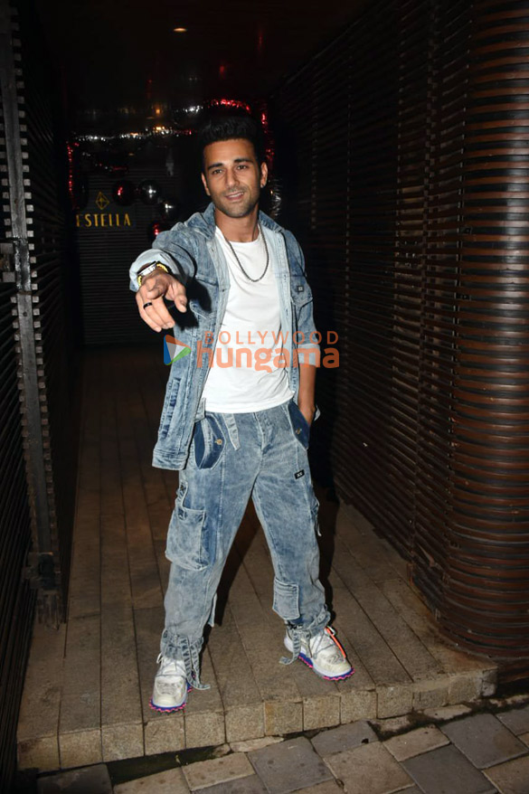 photos celebs attend varun sharmas birthday bash at estella in juhu1 10 2