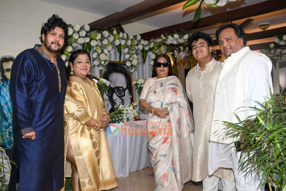 photos celebs attend special event honoring bappi lahiri on his first death anniversary 2