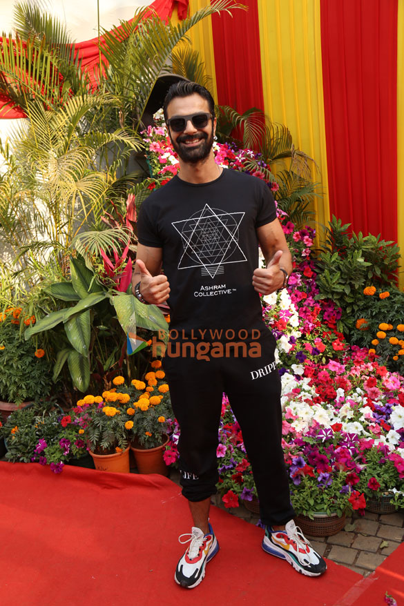 photos celebs attend the 26th flower plants fruit and vegetable exhibition 7