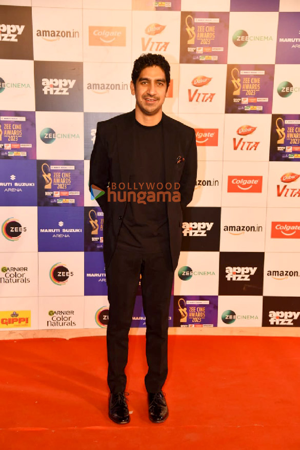 photos celebs grace zee cinema awards 2023 14
