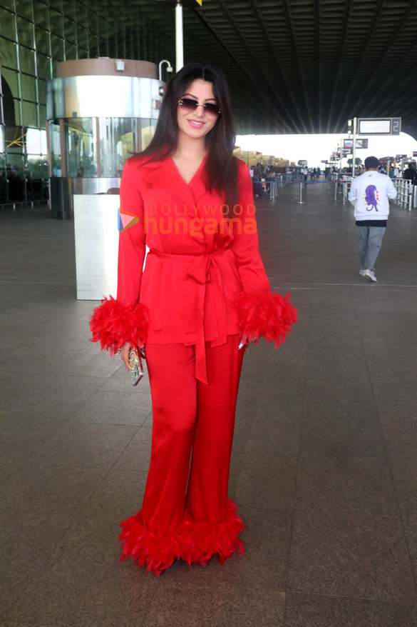 photos disha patani vaani kapoor rakul preet singh and others snapped at the airport 7