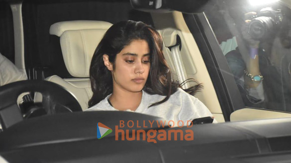 Photos: Janhvi Kapoor spotted outside a gym in Bandra Photos: Janhvi Kapoor spotted outside a gym in Bandra