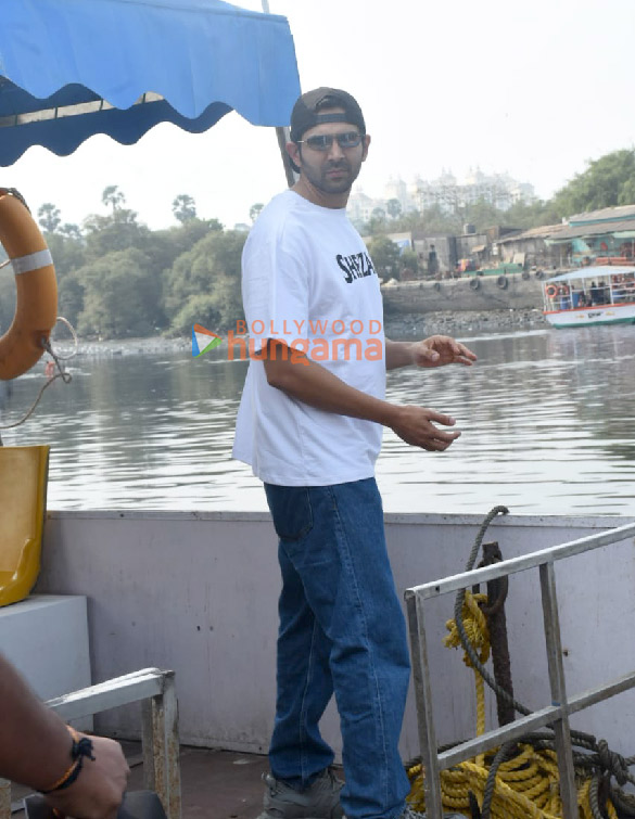 photos kartik aaryan snapped at versova jetty 4 4