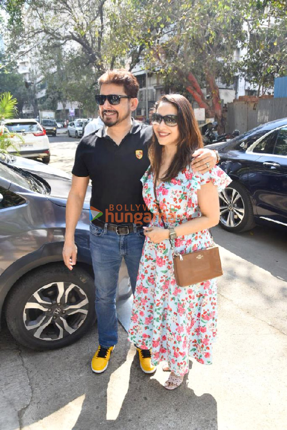 photos madhuri dixit and shriram madhav nene snapped in bandra 3 2