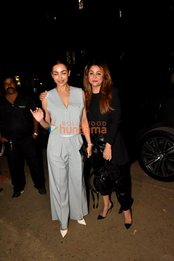 photos malaika arora and amrita arora snapped in bandra 3