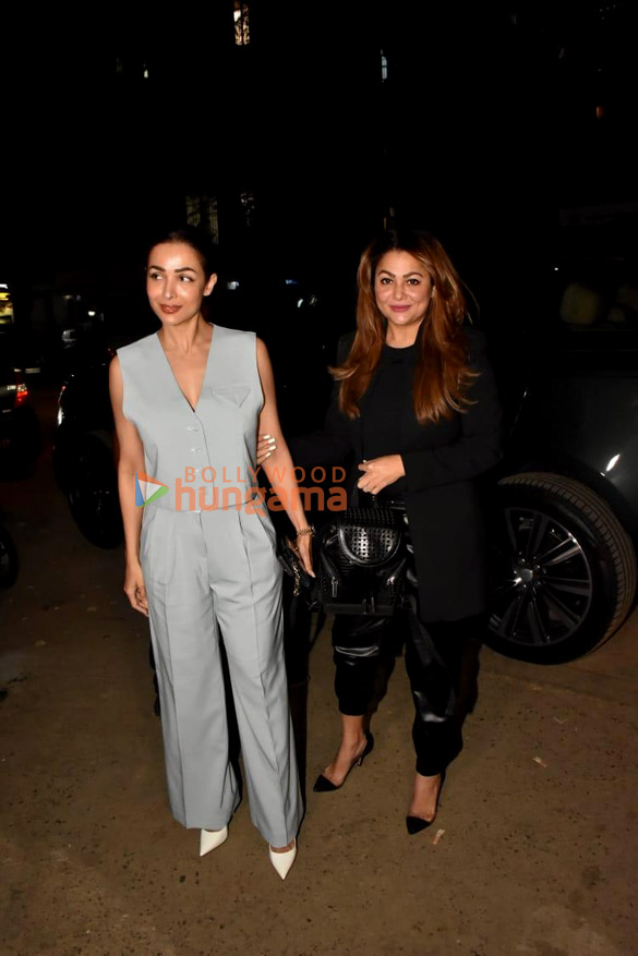 photos malaika arora and amrita arora snapped in bandra 5