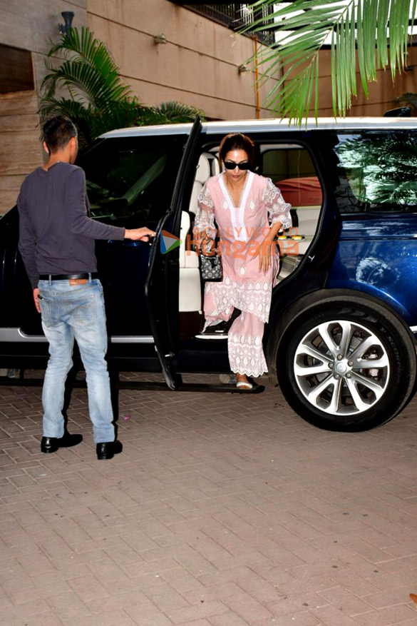 photos malaika arora snapped in khar 2 2