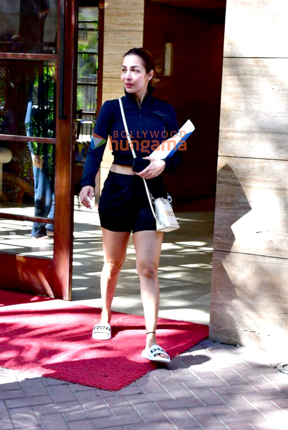 photos malaika arora spotted in khar 3 10
