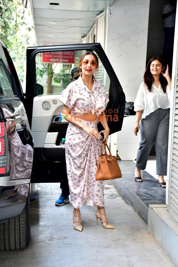 photos malaika arora spotted outside an office in bandra 2