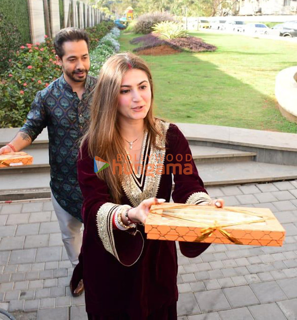 photos newly weds abhishek pathak and shivaleeka oberoi snapped outside their new residence in andheri 1