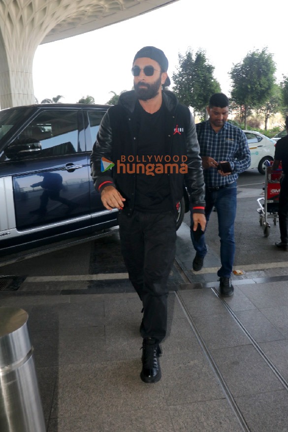 photos rakul preet singh jackky bhagnani manushi chhillar and others snapped at the airport 1 3