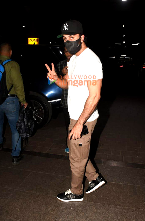 Photos: Ranbir Kapoor, Shilpa Shetty, Shamita Shetty and Raj Kundra snapped at the airport