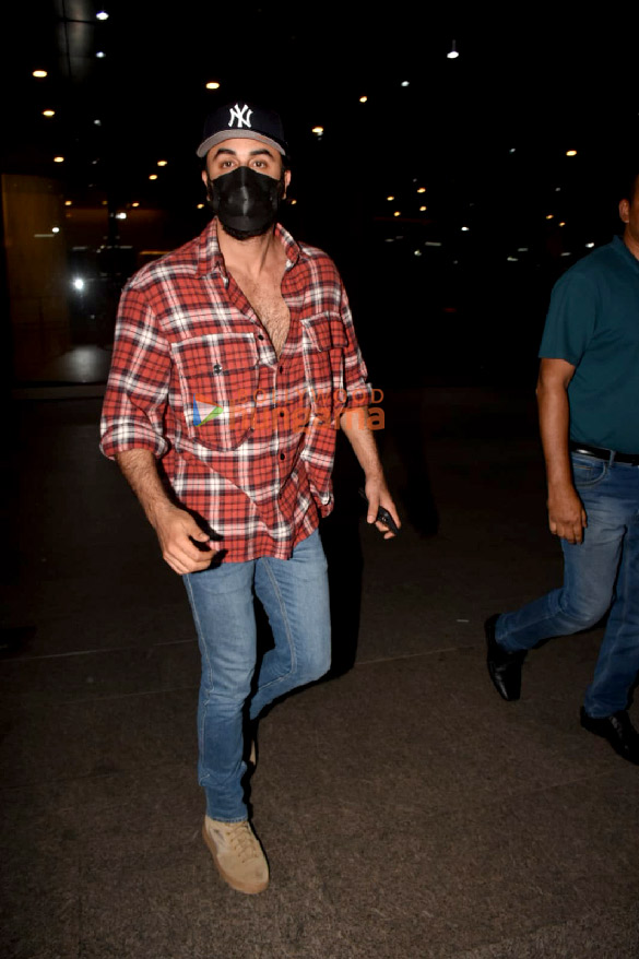 photos ranbir kapoor and alia bhatt snapped at the airport 5 2