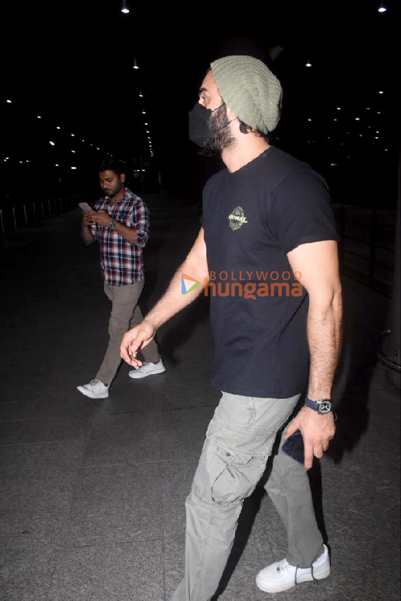 photos ranbir kapoor and sophie choudry snapped at the airport 3