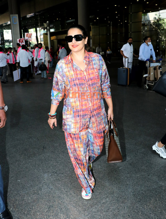 photos sara ali khan rakul preet singh tamannaah bhatia and others snapped at the airport 14